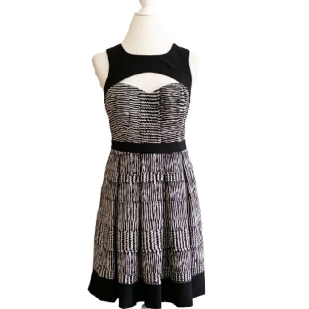 Guess Mini Dress Black White Cutout High Neck Sleeveless Mini Dress Size 6